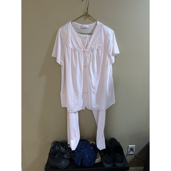 VINTAGE Shadowline‎ Pale Pink Pajama Set Women M-L Silky Lightweight - Picture 1 of 8